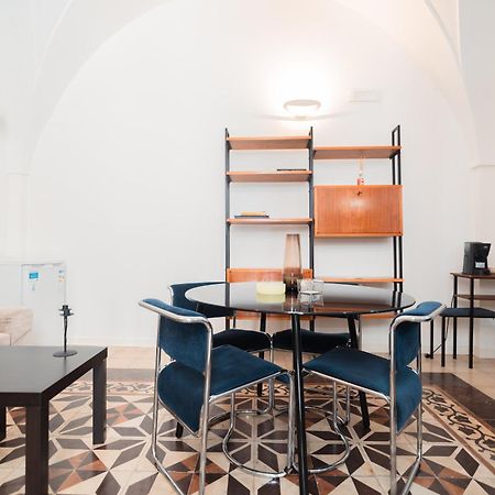 Donna Cristina Historic Apartment Лечче Экстерьер фото
