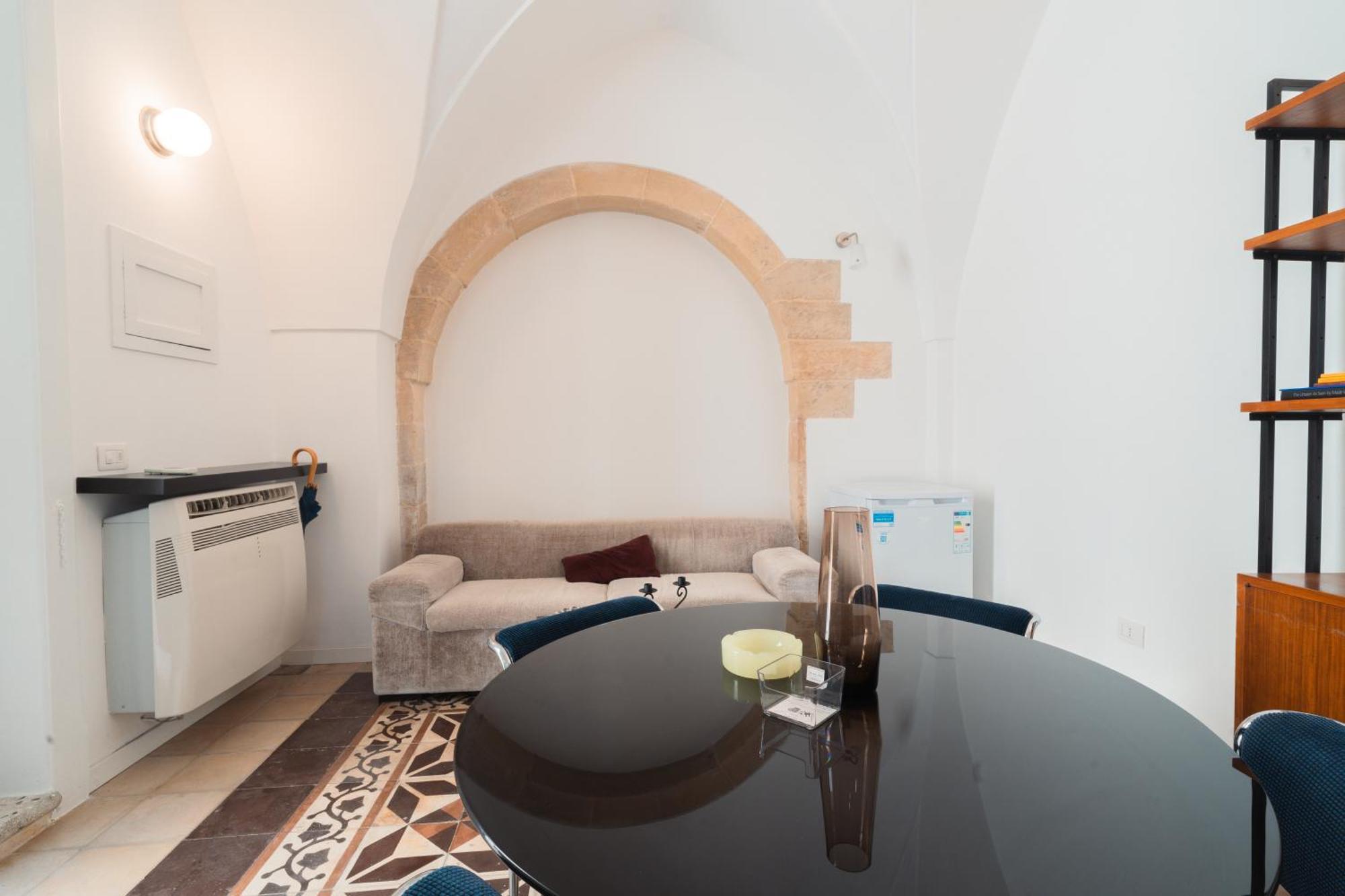 Donna Cristina Historic Apartment Лечче Экстерьер фото