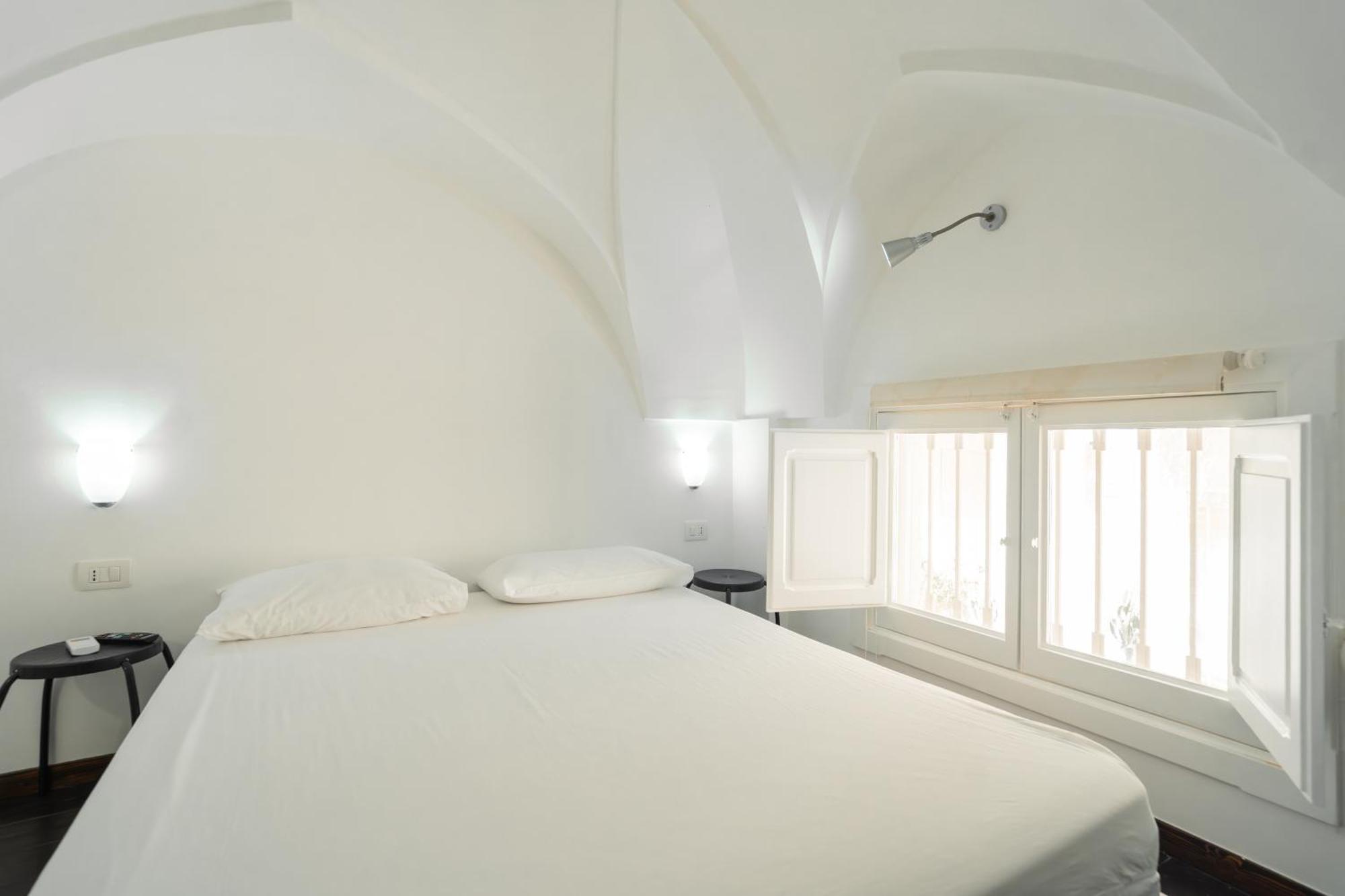 Donna Cristina Historic Apartment Лечче Экстерьер фото